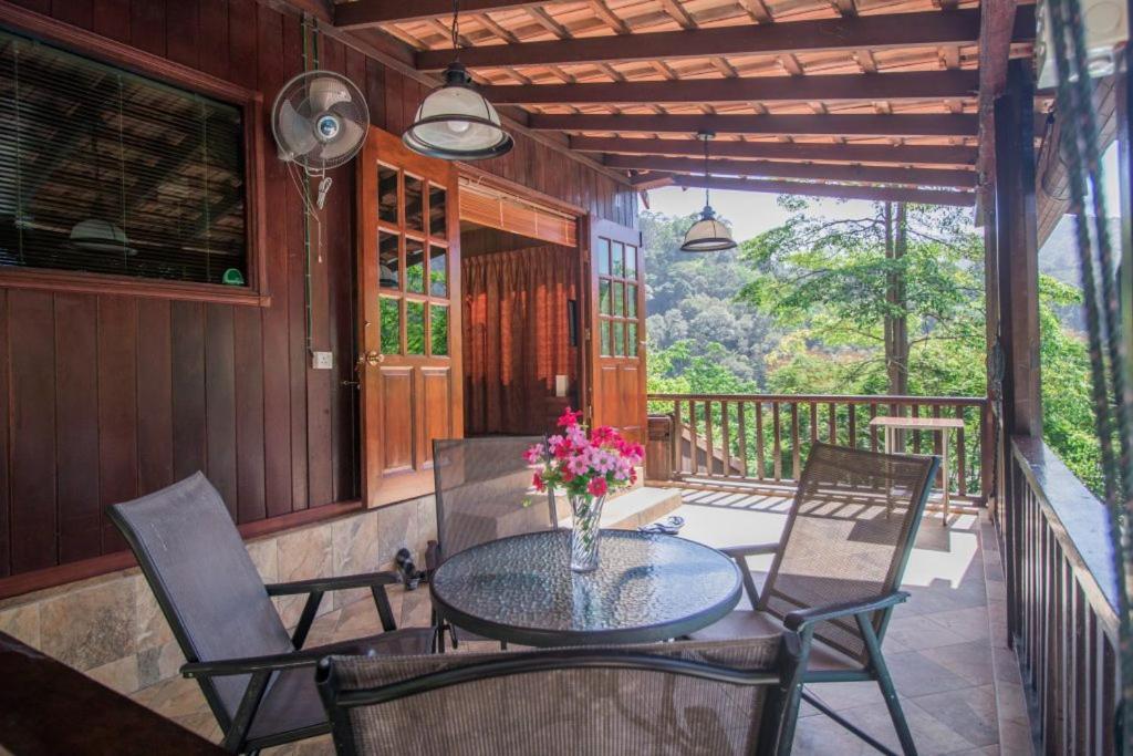 De Serenity - Exclusive Jungle Retreat 세렘반 외부 사진